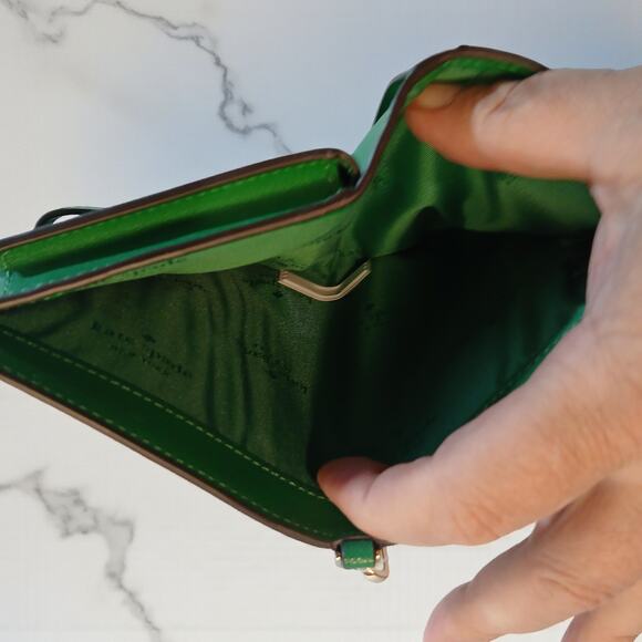 NWT - Kate Spade Staci Saffiano Leather Phone Wallet Wristlet in Green - Picture 10 of 13